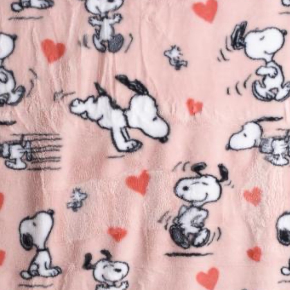 Peanuts Snoopy & Woodstock Faux Fur Hearts Pink Plush Blanket - Picture 2 of 3